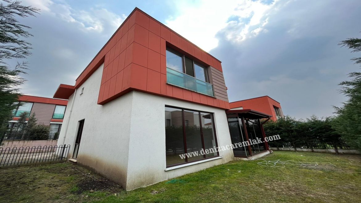 Kocaeli Başiskele RENTAL DUBLEX NEW VILLA  IN COMPLEX Villa For Rent 