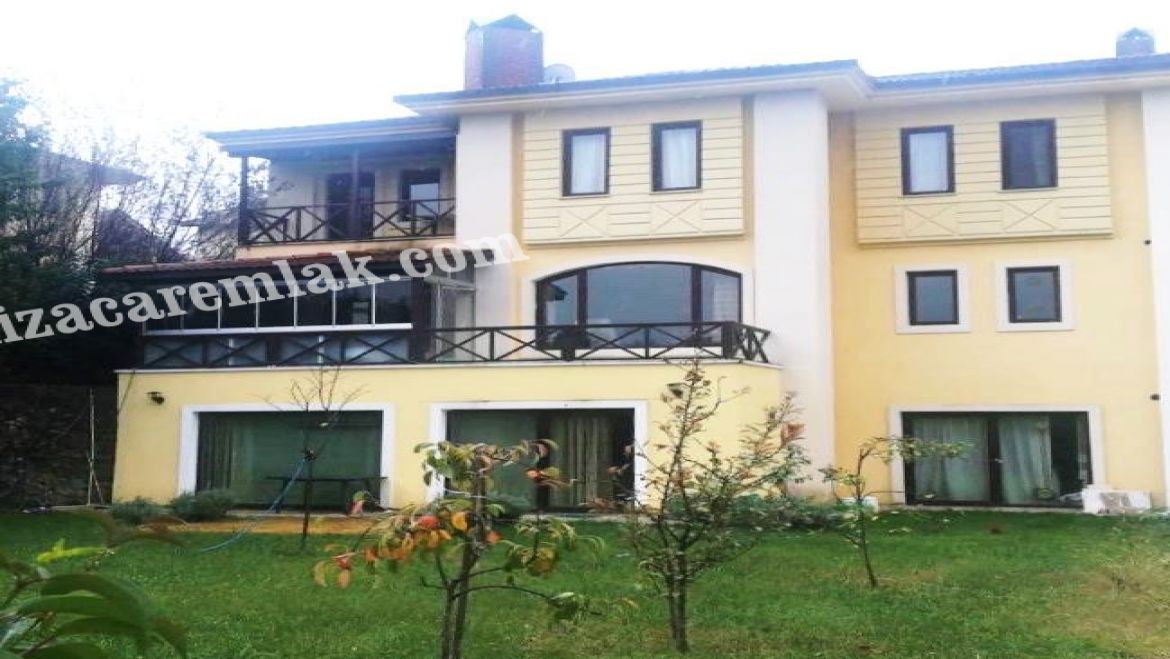 Kocaeli Başiskele TRIPLEX VILLA IN A COMPLEX YUVACIK YUVAKENT Satılık Villa